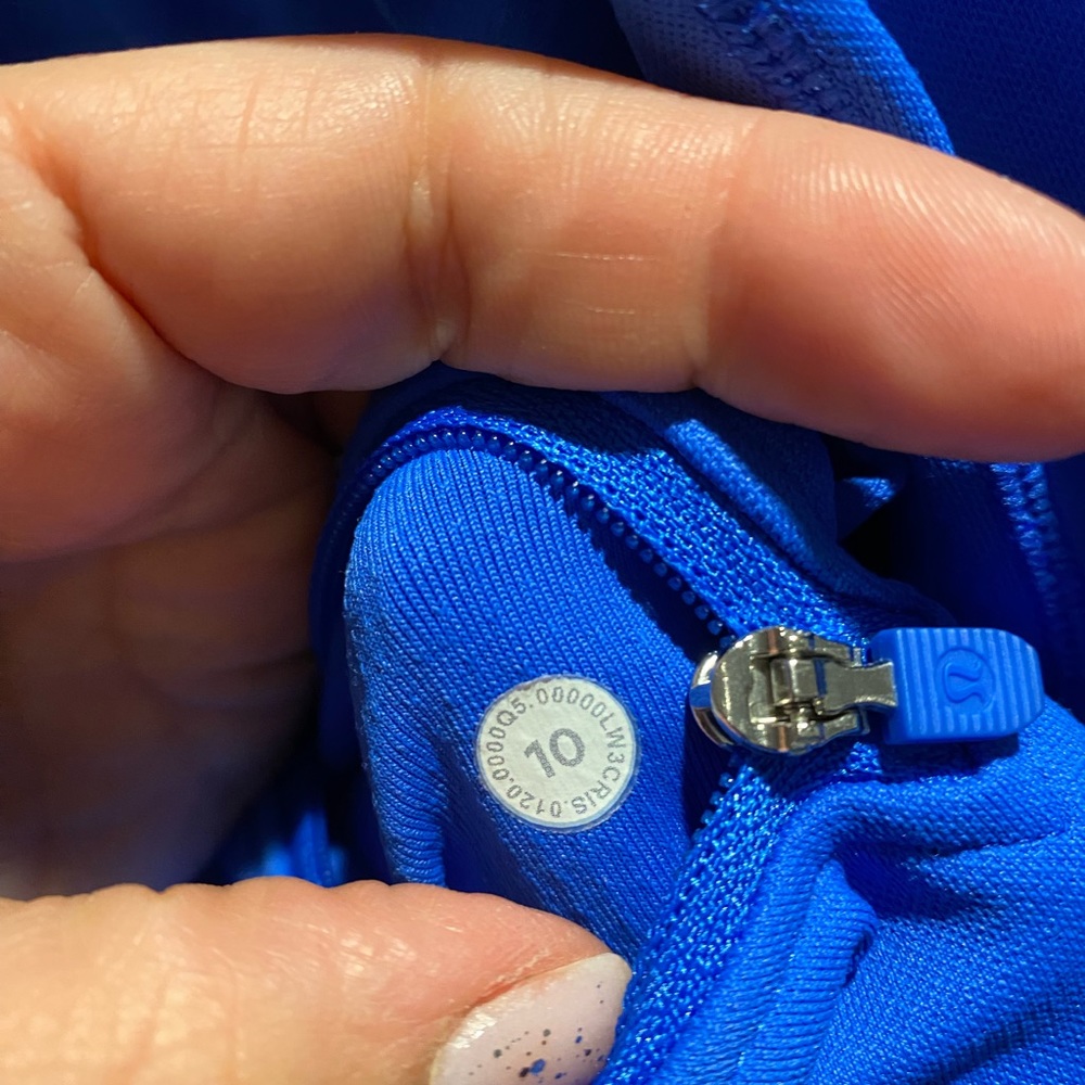 Lululemon jacket. Excellent condition - Picture 2 of 2